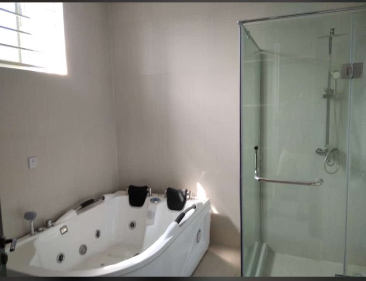 5 BEDROOM TERRACE DUPLEX