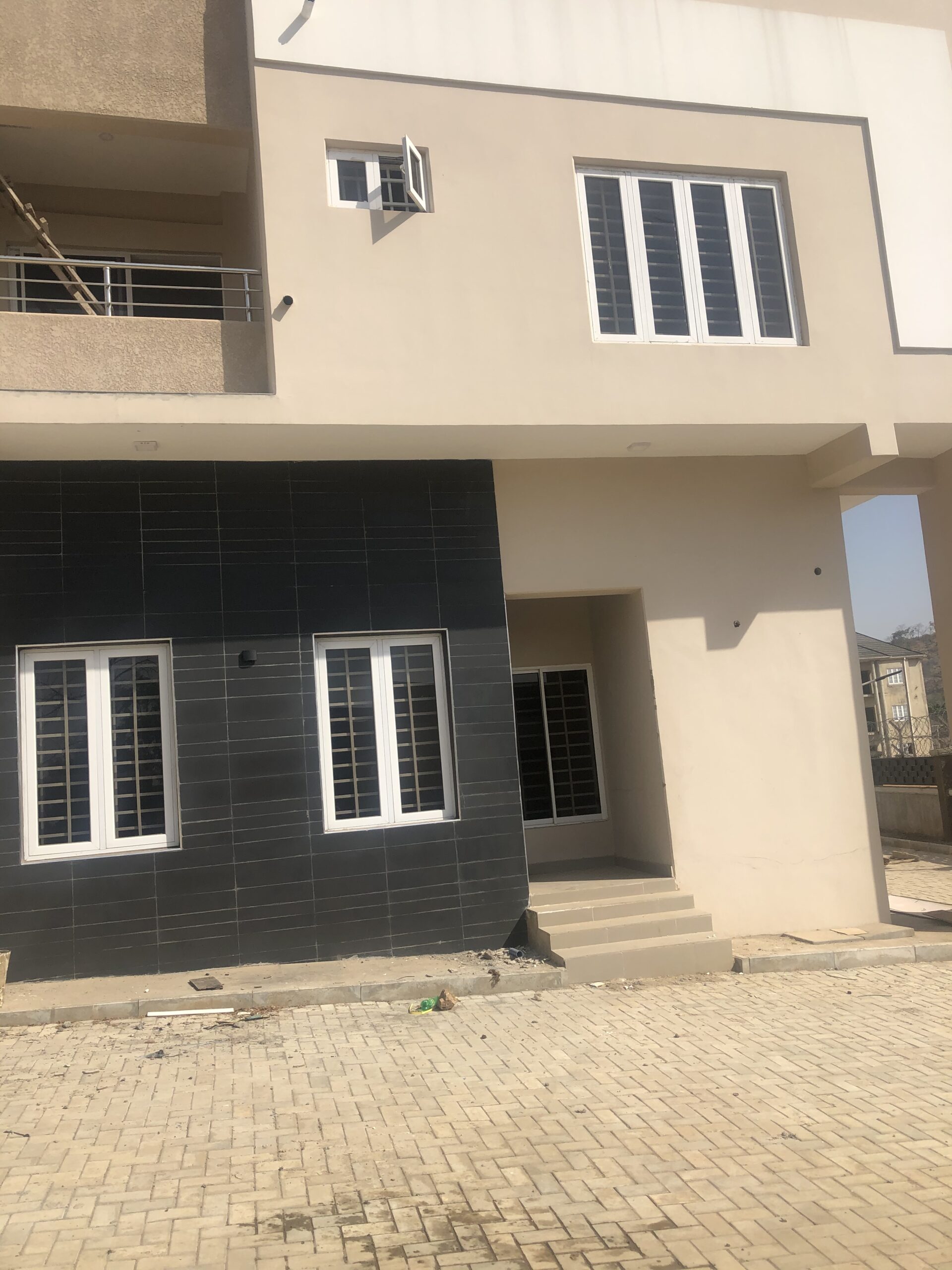 Newly built 4 bedroom Terrace in Lifecamp