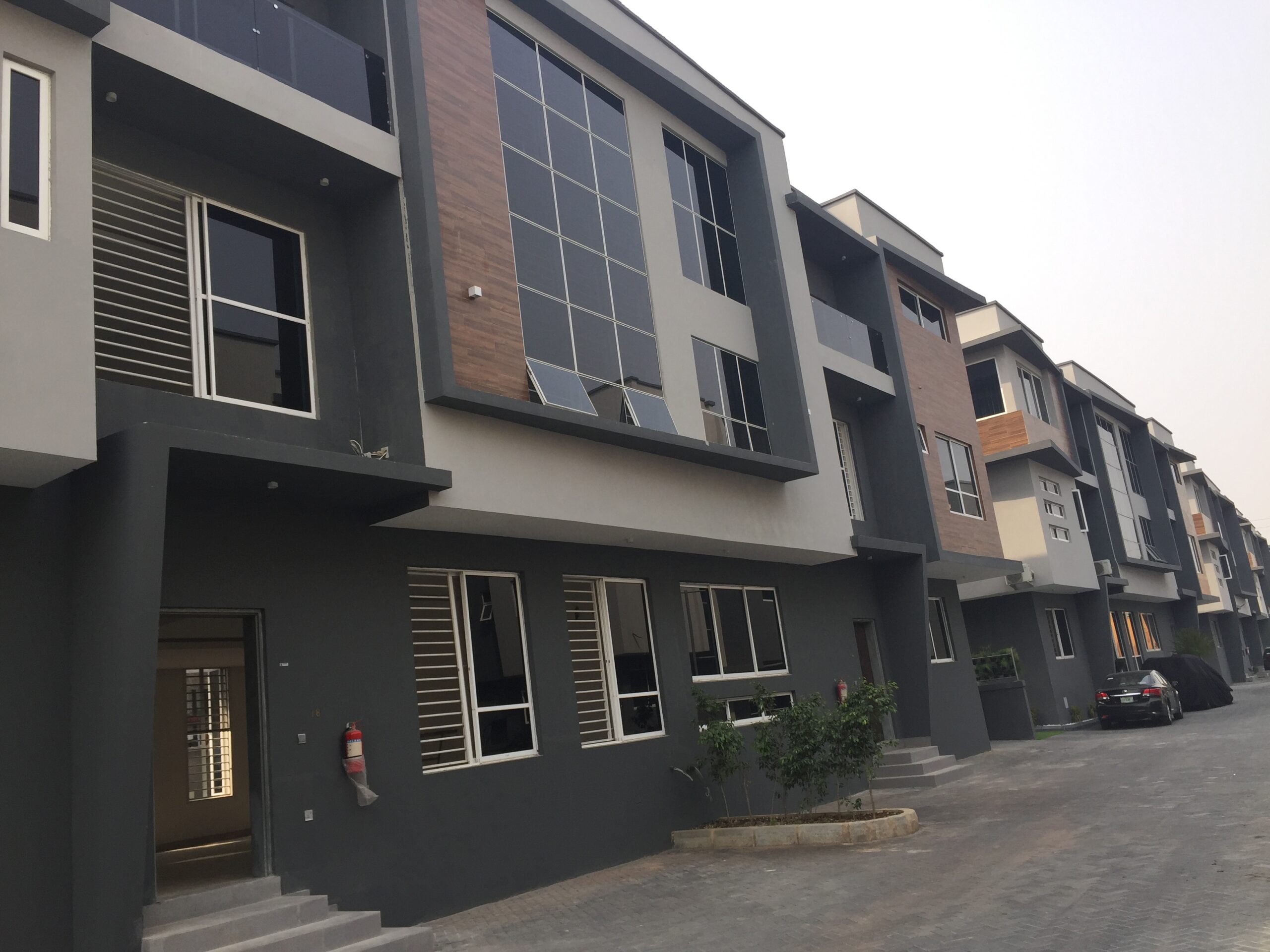5 BEDROOM TERRACE DUPLEX