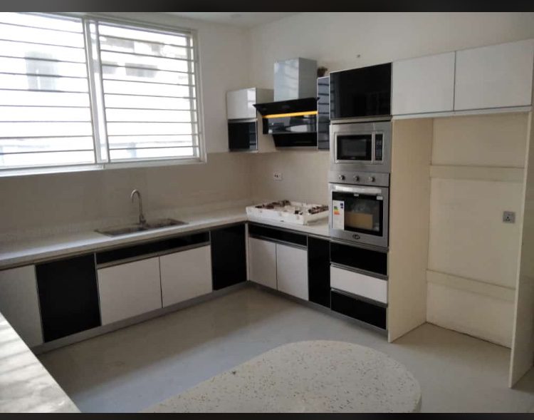 5 BEDROOM TERRACE DUPLEX