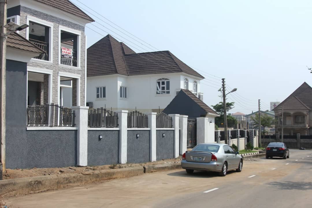 Spacious 4 bedroom duplex with bq for sale in estate at Gwarimpa