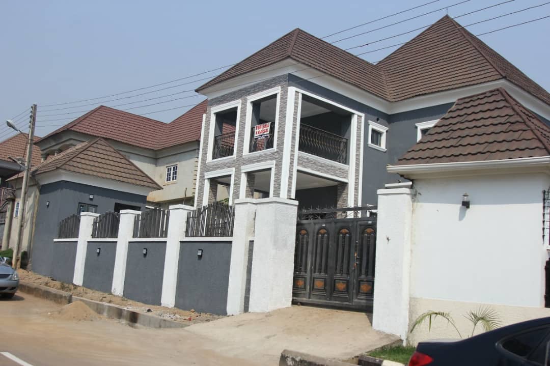 Spacious 4 bedroom duplex with bq for sale in estate at Gwarimpa