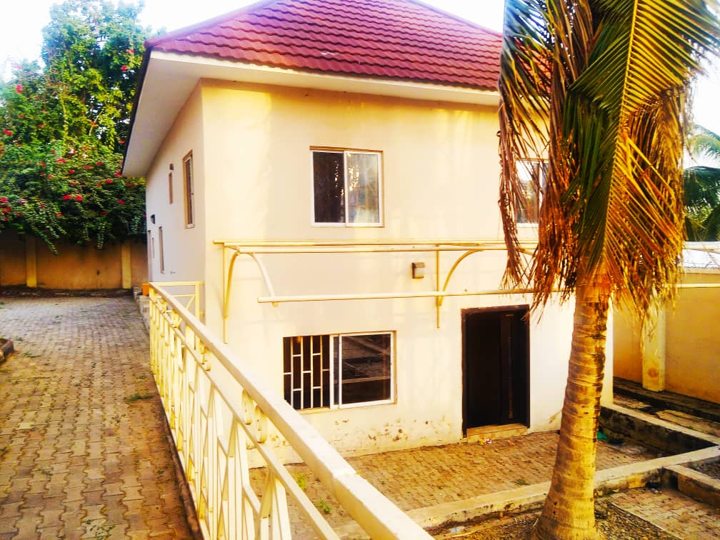 5 bedroom duplex
