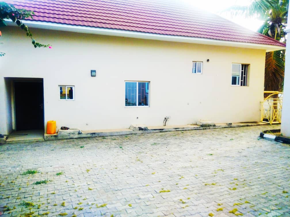 5 bedroom duplex