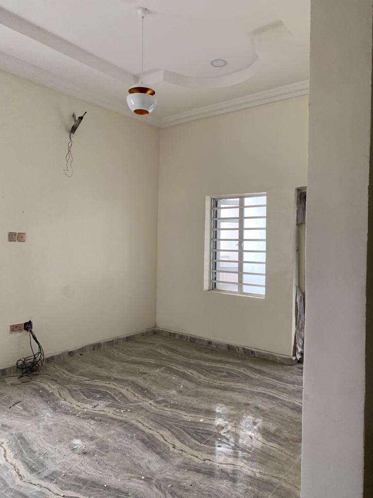 Spacious luxury 5 bedrooms terrrace house on 3 floors