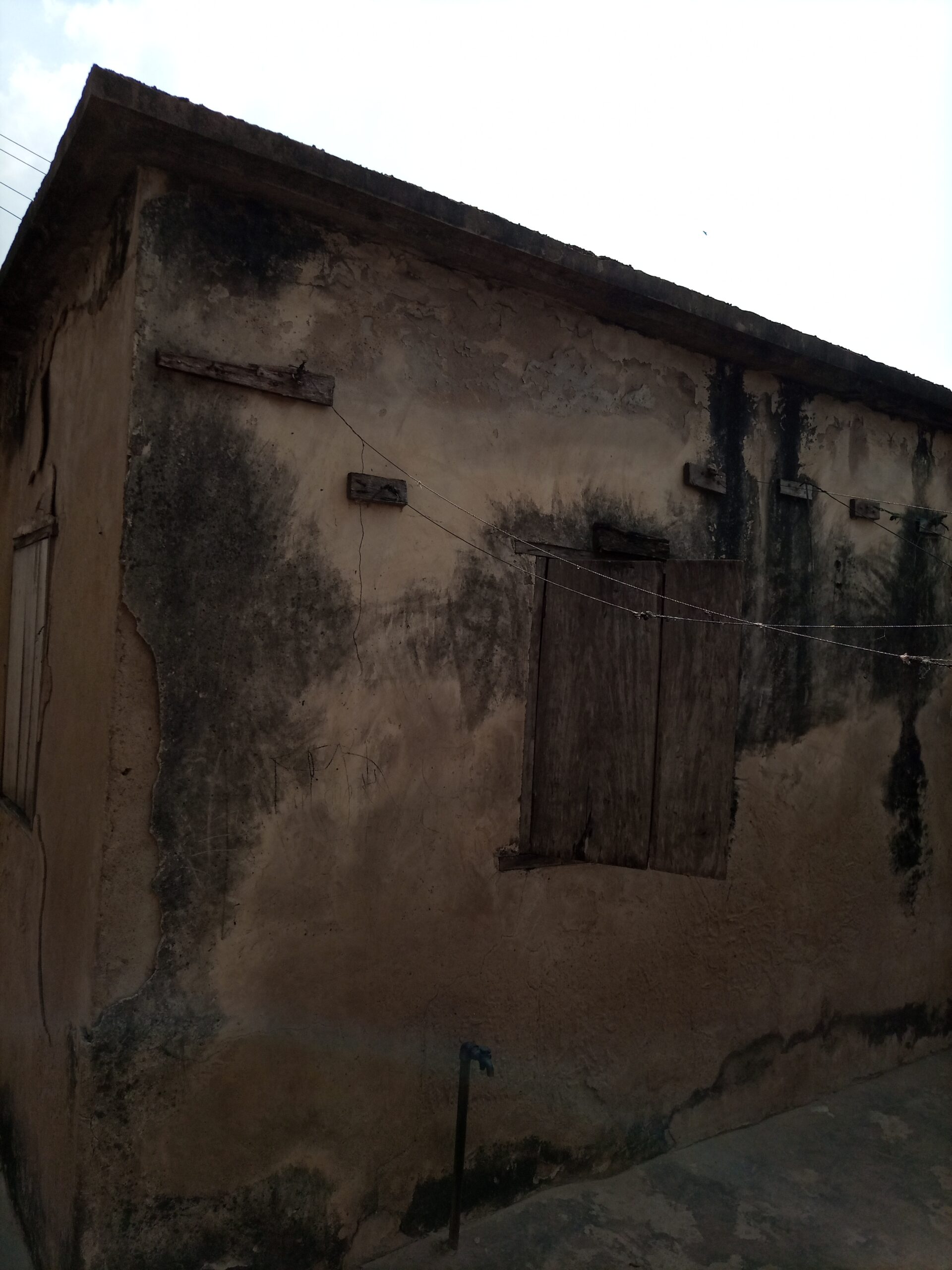 8 bedroom Hostel/House for Development