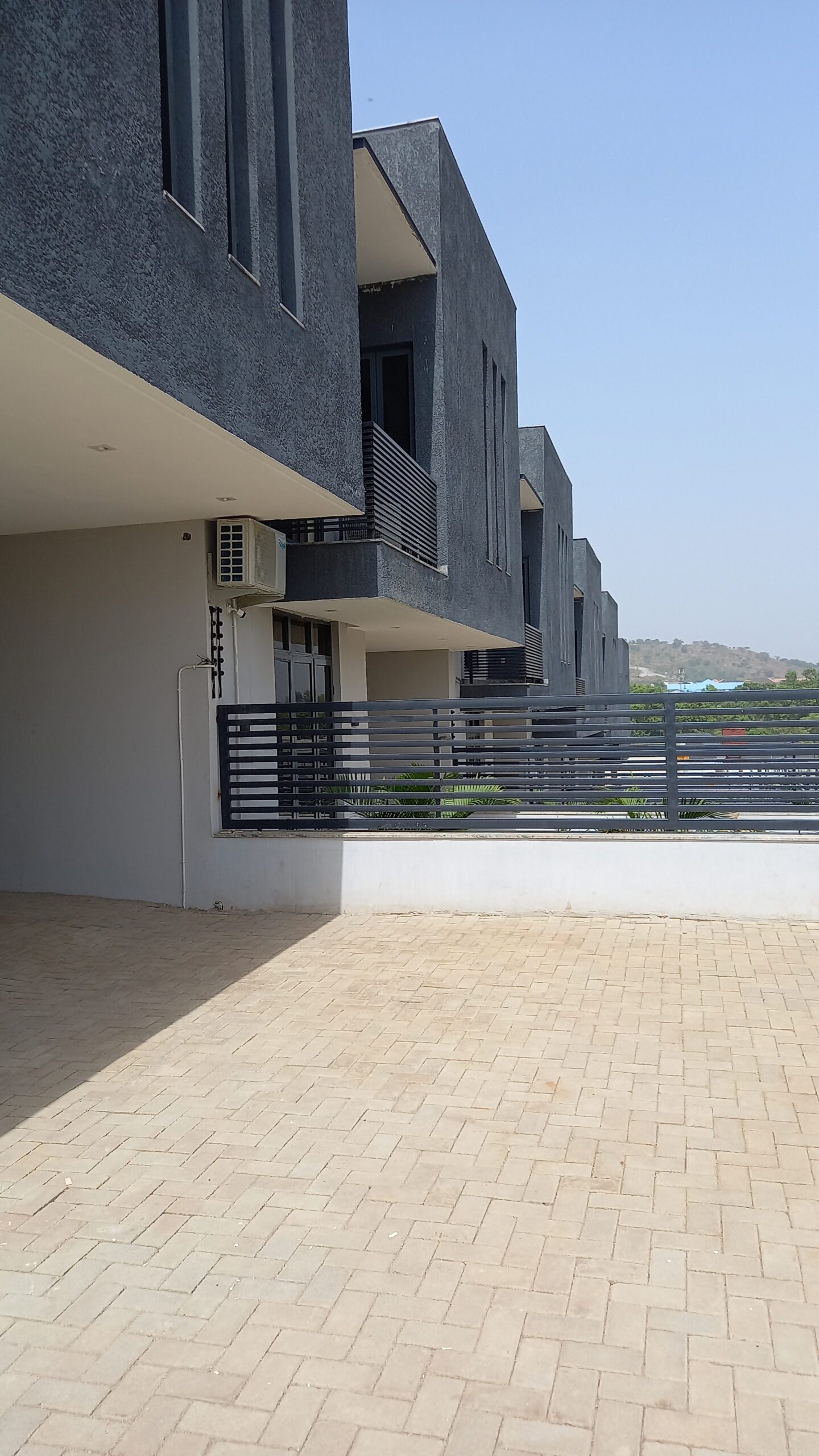 4bedbedroom terraced duplex+ room and parlour vq
