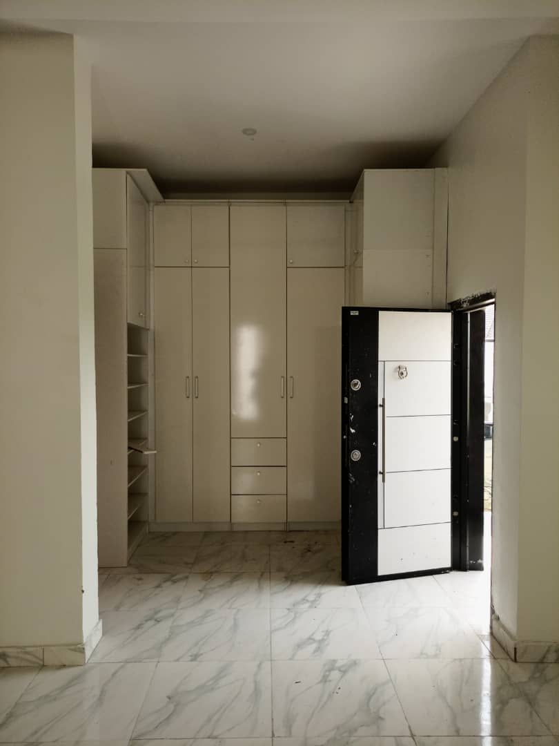 5 bedroom semi detached duplex with Bq