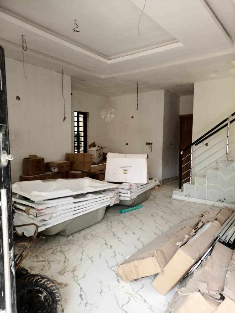 5 bedroom semi detached duplex with Bq