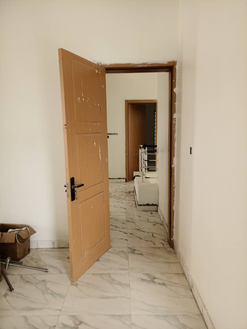 5 bedroom semi detached duplex with Bq