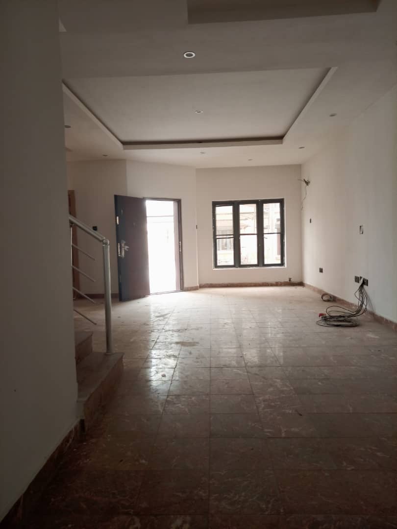 4 Bedroom detached duplex with Bq