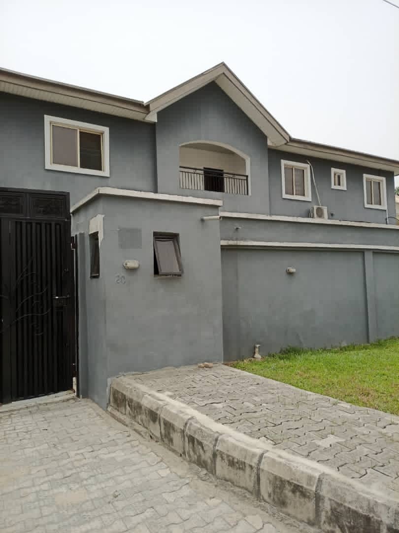 5 bedroom semi detached duplex with BQ