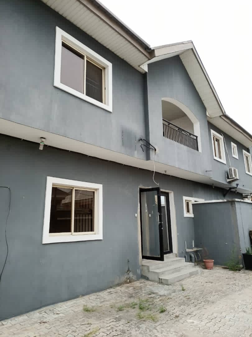 5 bedroom semi detached duplex with BQ