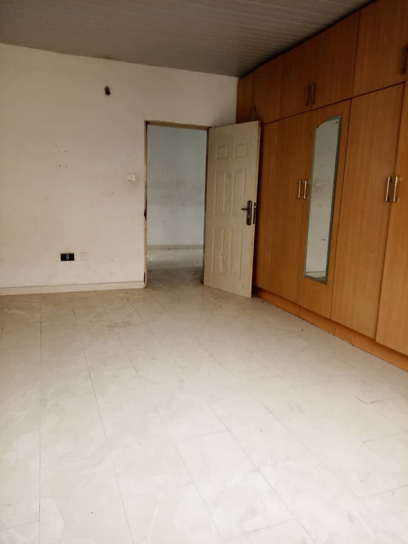 5 bedroom semi detached duplex with BQ