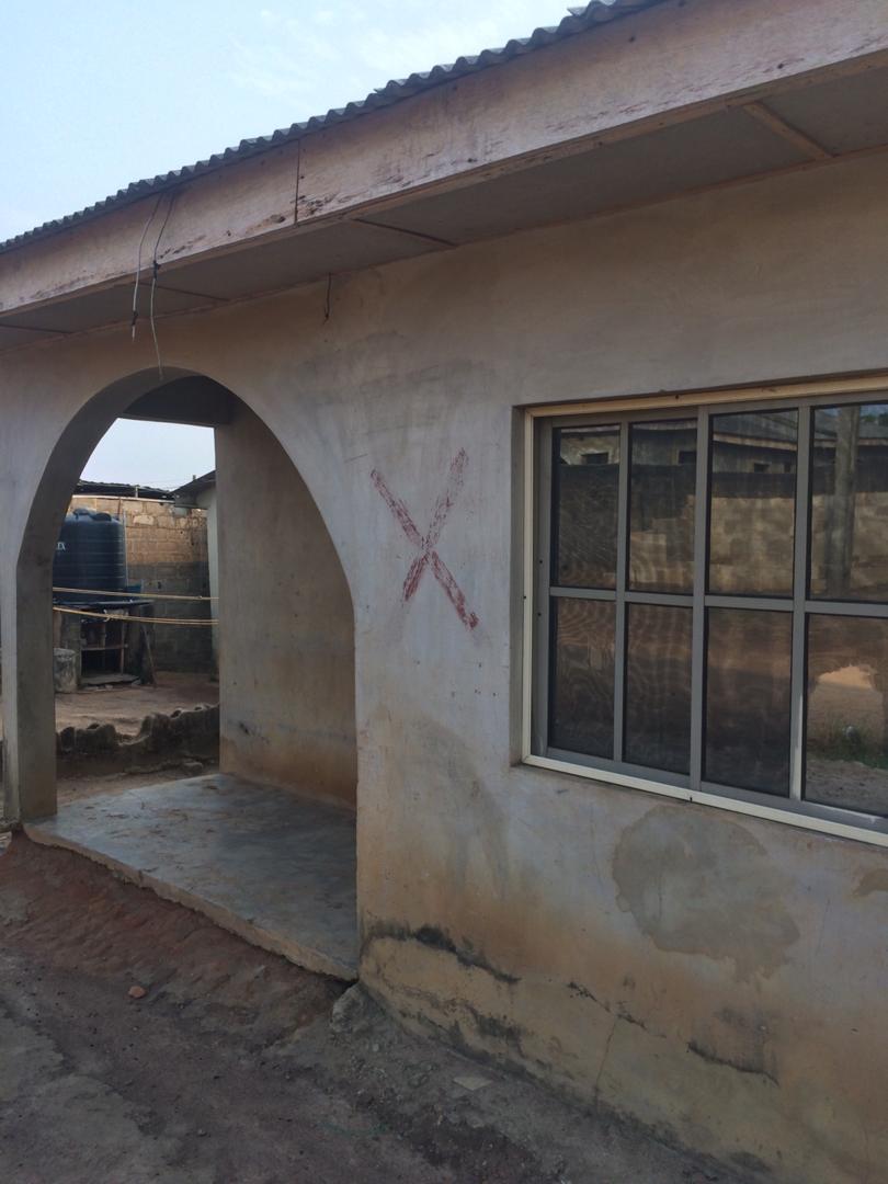 Distressed: A Well Structured Two bedrooms and Uncompleted two numbers of Mini flats