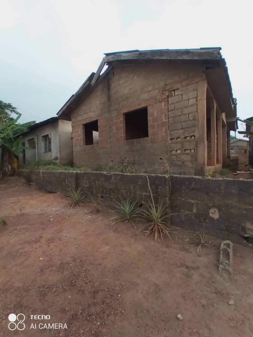 Distressed: A Well Structured Two bedrooms and Uncompleted two numbers of Mini flats