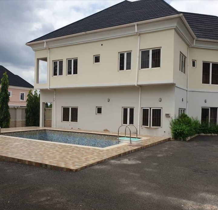 Twin 5bedrooms ensuite duplexes at zoo estate