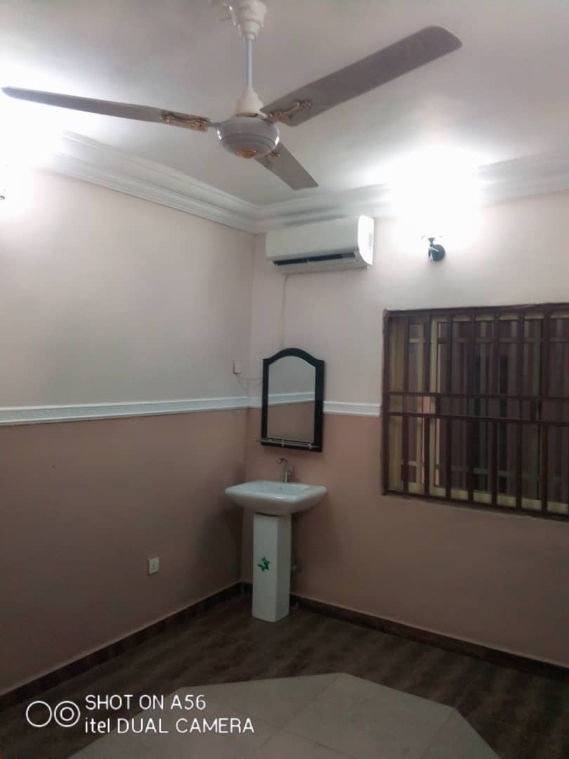 3bedroom flat with 1bedroom BQ for rent in Utako