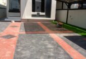 A GREAT 5 BEDROOM FULLY DETACHED DUPLEX WITH A ROOM BQ