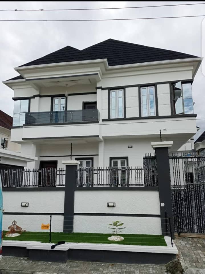5 bedroom fully detached luxury duplex