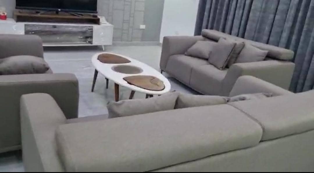 Luxurious 6 Bedroom Villa, fully detached duplex
