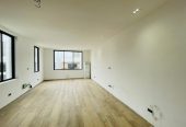 6 Bedroom Fully Detached Houses