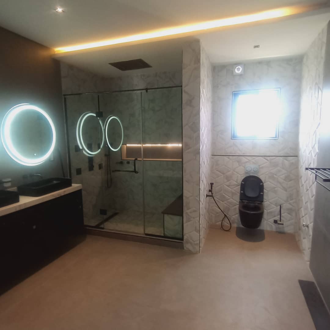 Newly Built 6 Bedroom Detached Triplex with 2 BQ and Swimming pool