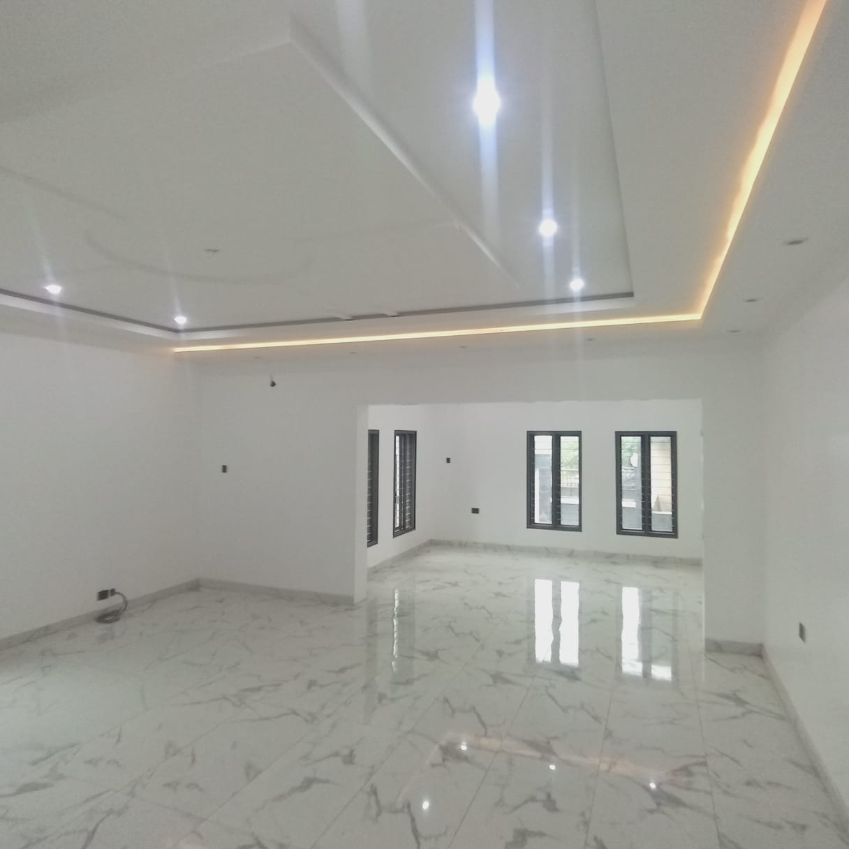 NEWLY BUILT 5 BEDROOM DETACHED TRIPLEX IN GUZAPE