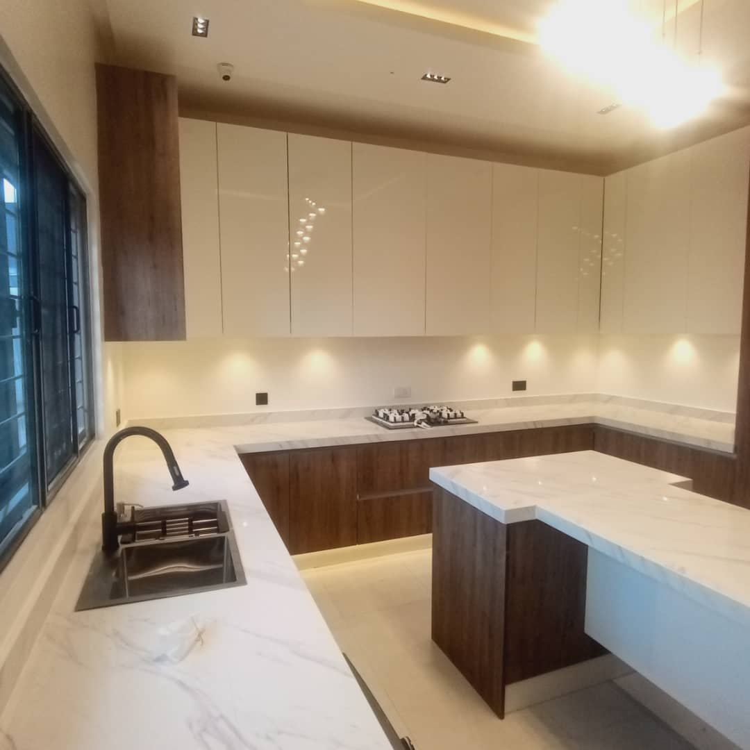 NEWLY BUILT 5 BEDROOM DETACHED TRIPLEX IN GUZAPE