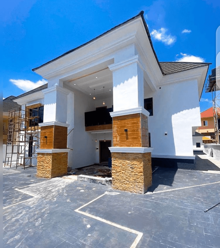 Fully detached 5bedroom duplex for sale