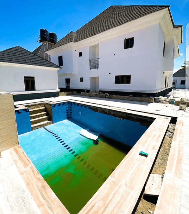 Fully detached 5bedroom duplex for sale