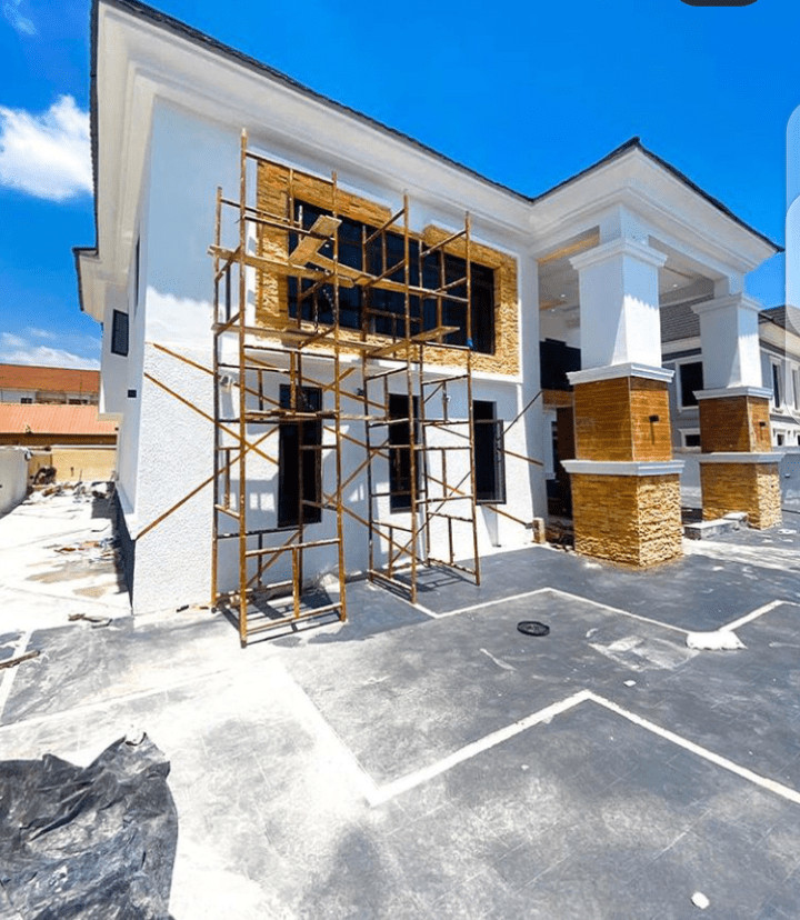 Fully detached 5bedroom duplex for sale