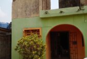 1 storey building of 3 bedroom flat downstairs and 2bedroom flat upstairs each