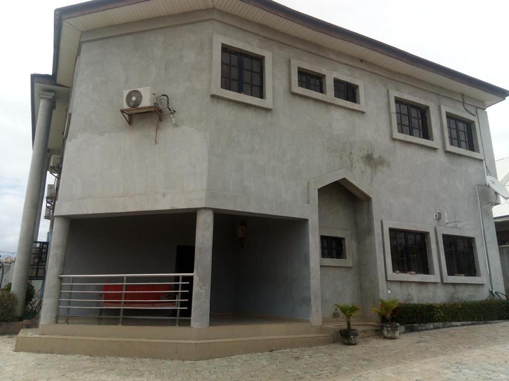 5 bedroom fully detached duplex