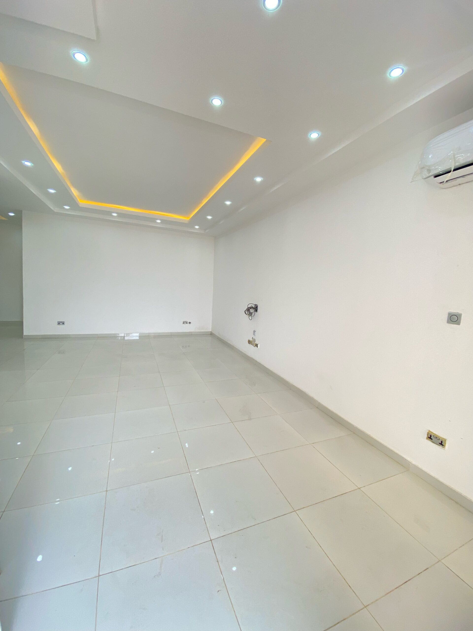 Fully Serviced Luxury 2 Bedroom Waterfront Penthouse