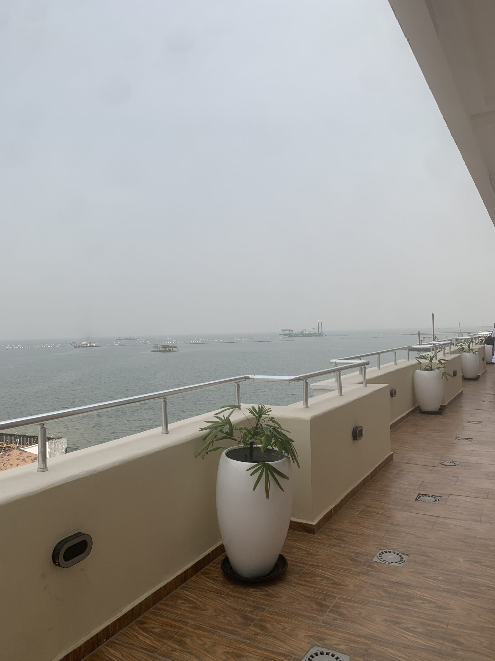 Fully Serviced Luxury 2 Bedroom Waterfront Penthouse
