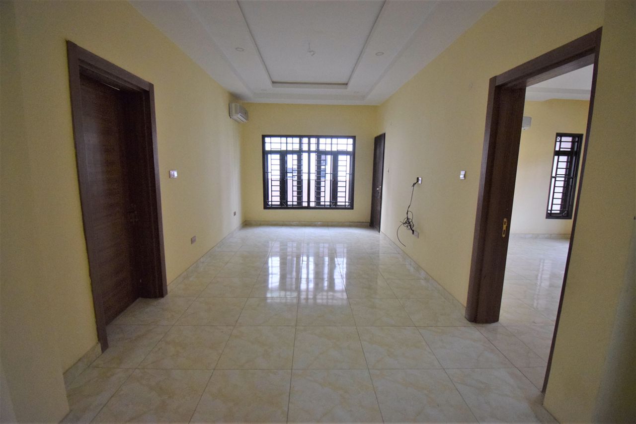 Massive 5 Bedroom Detached Duplex For rent.