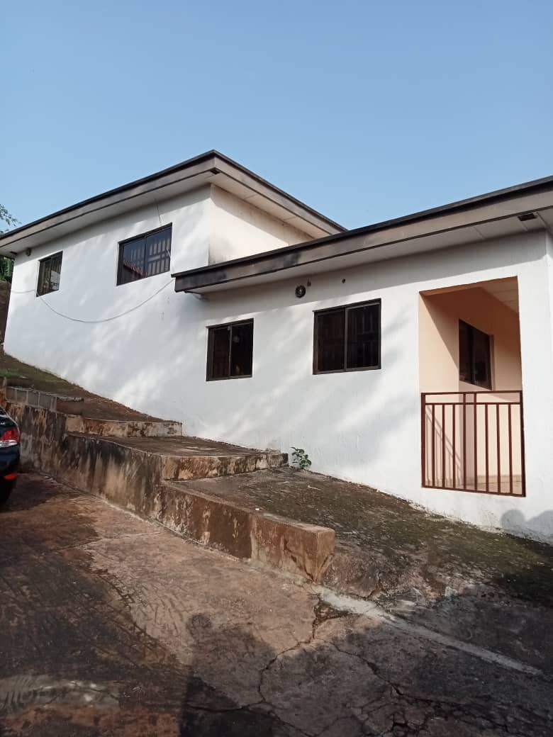 Waterfront Duplex in Exclusive Area of Asaba