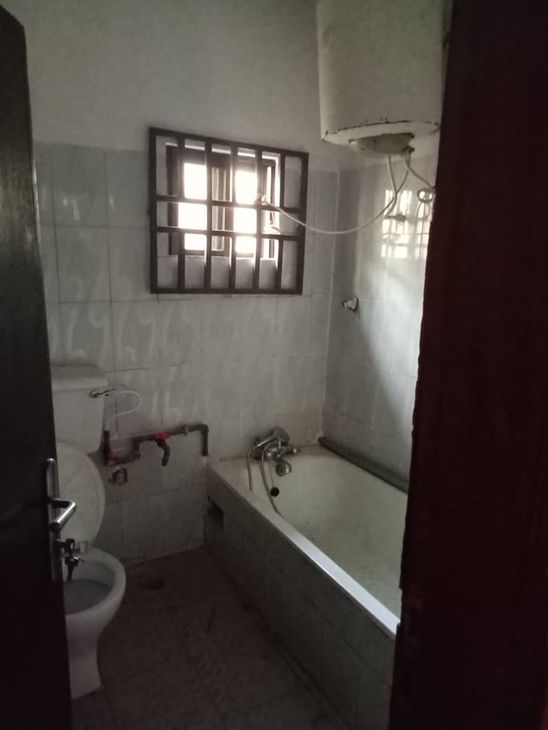 Waterfront Duplex in Exclusive Area of Asaba