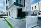 Exquisite 5bedrooms Fully Detached Duplex