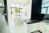 Exquisite 5bedrooms Fully Detached Duplex