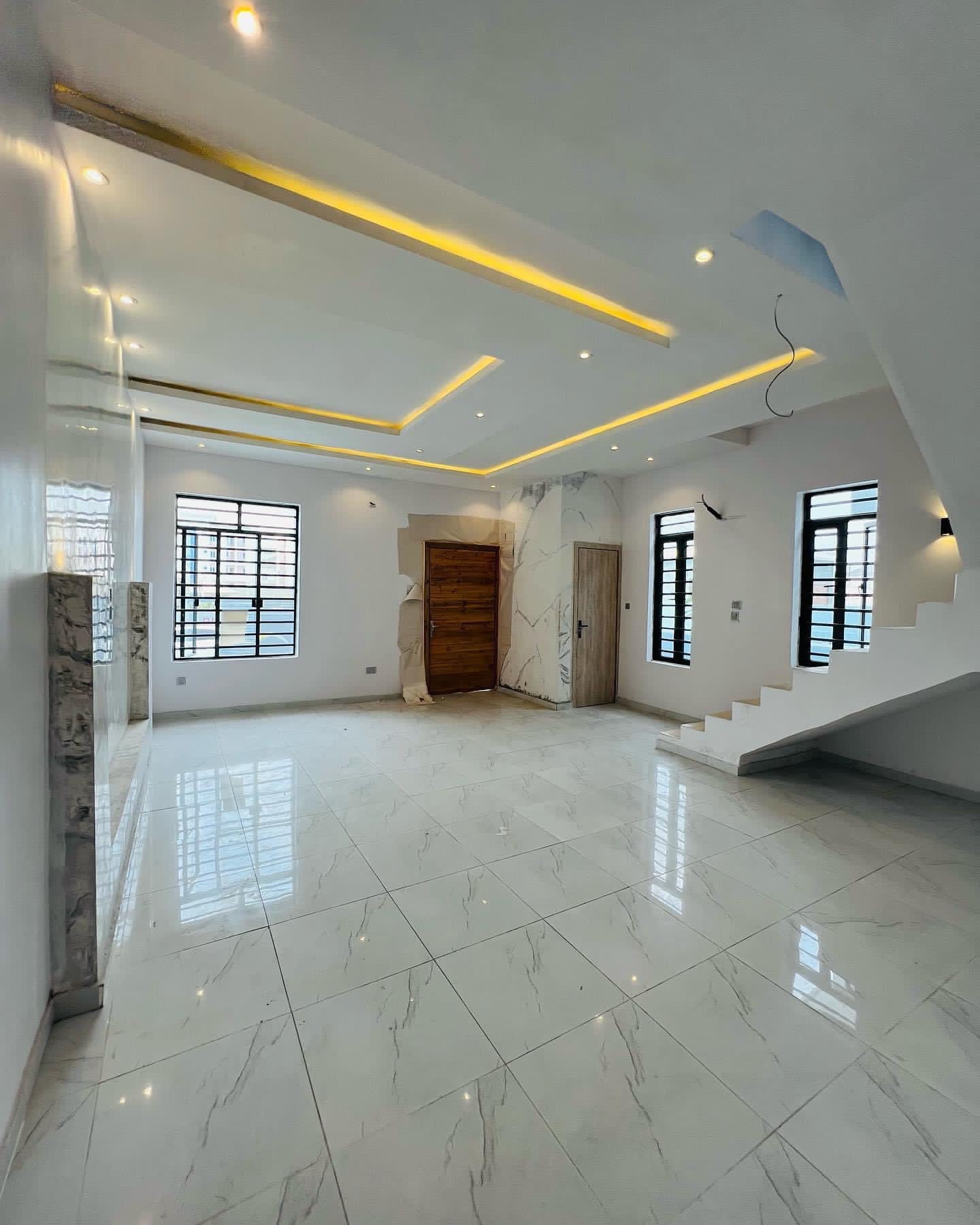 Newly built 4 bedrooms semi-detached duplex