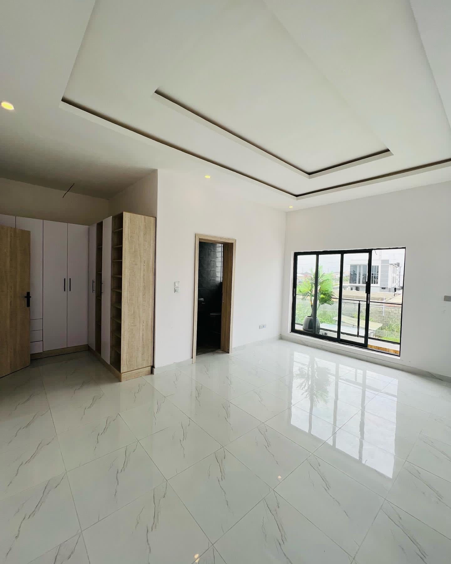 Newly built 4 bedrooms semi-detached duplex