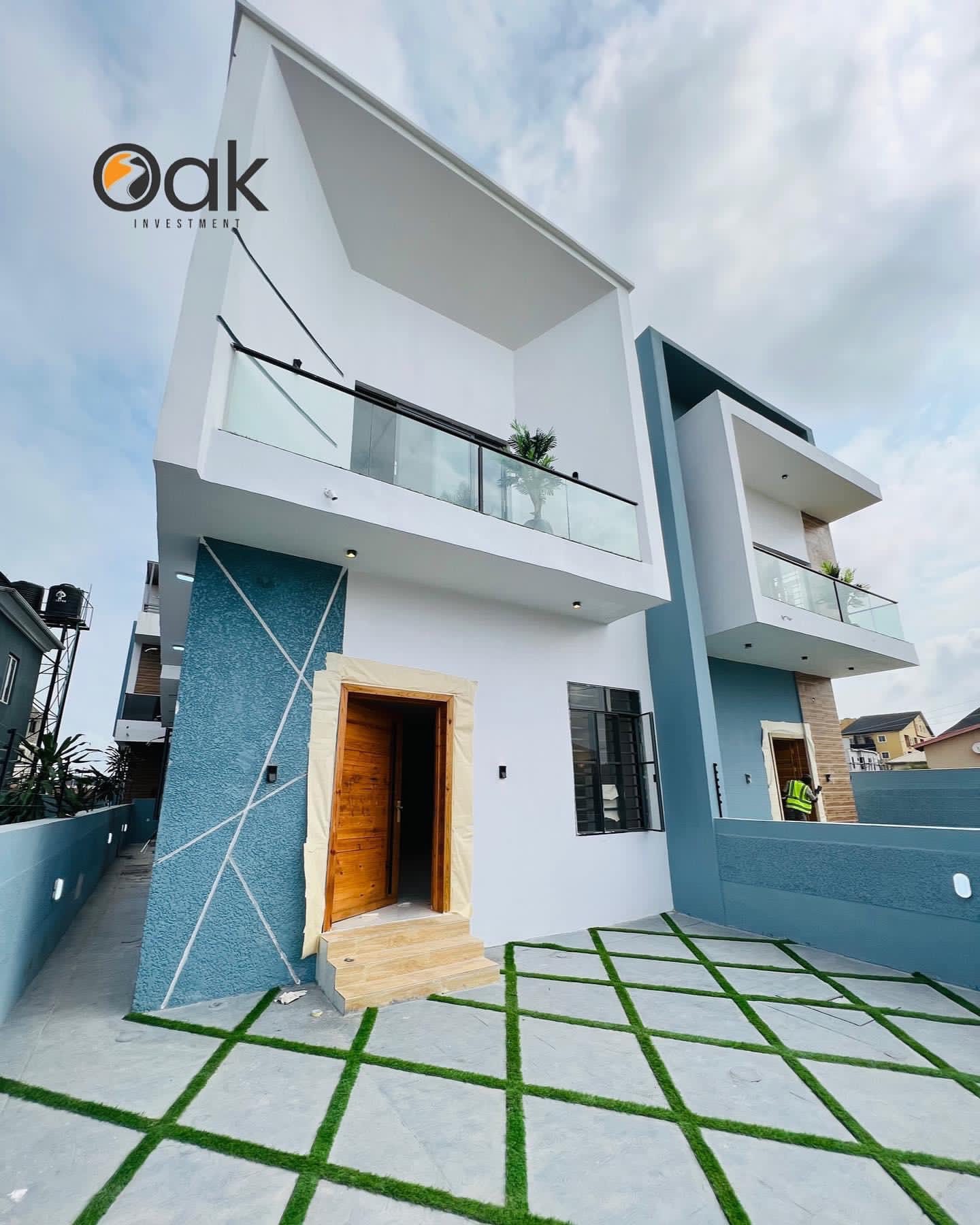 Newly built 4 bedrooms semi-detached duplex
