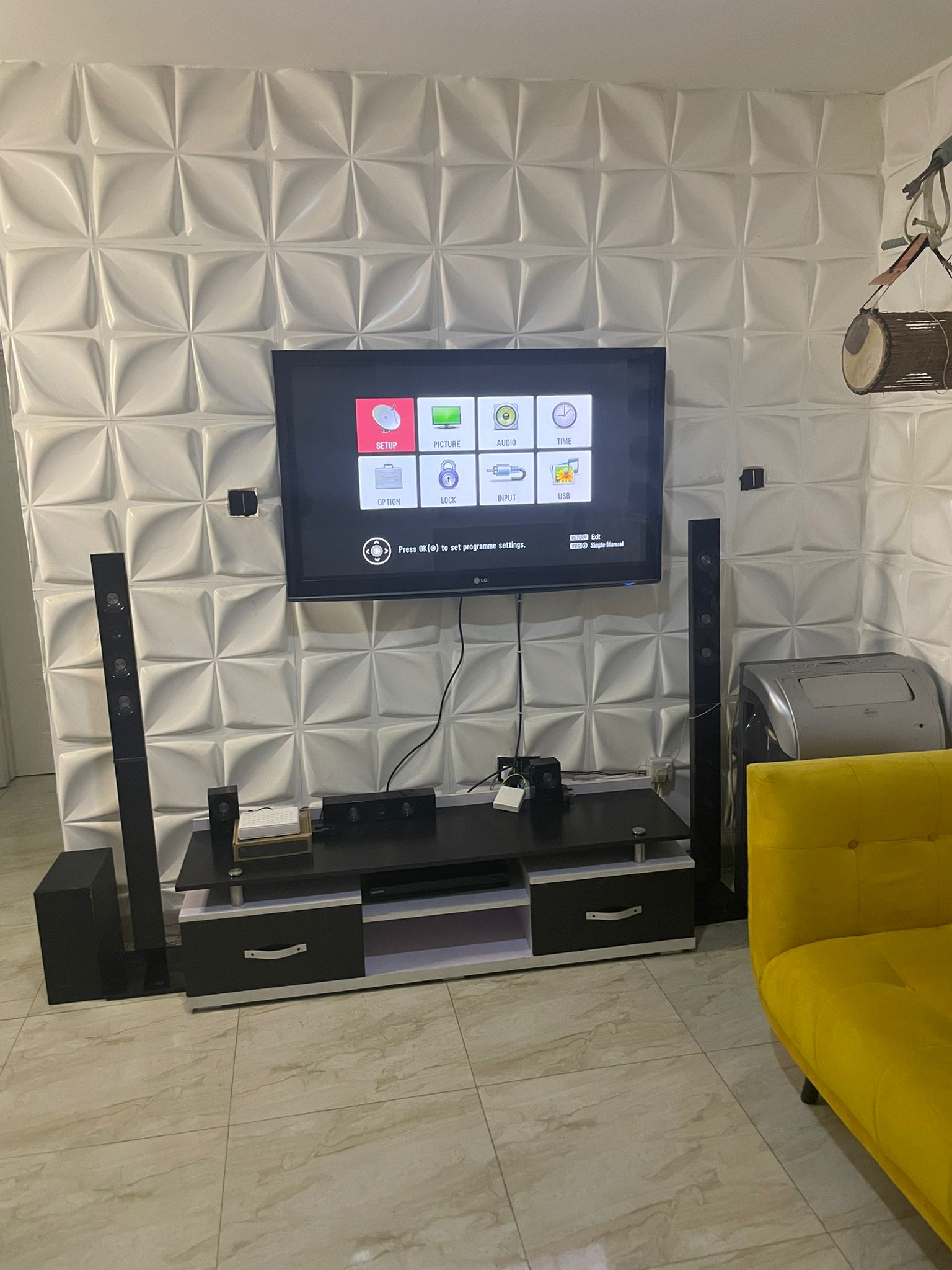 4 Bedrooms Apartment
