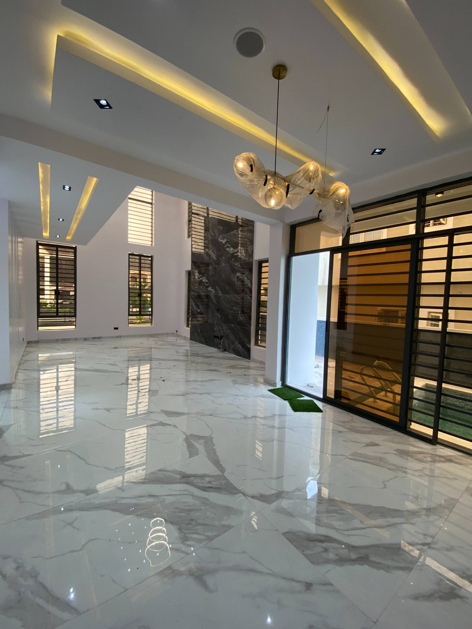 Beautifully Built 5 Bedrooms Detached Duplex