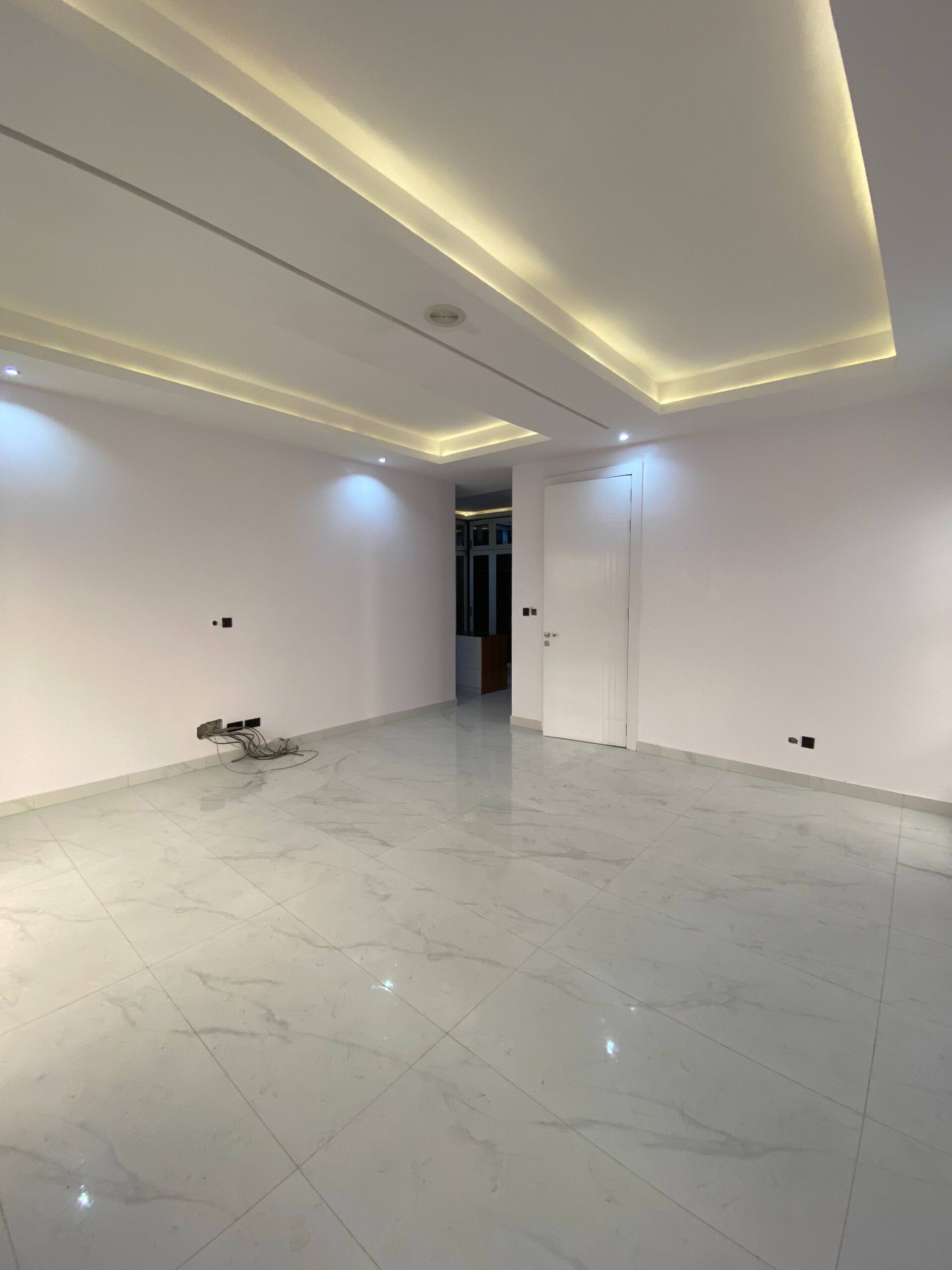 Beautifully Built 5 Bedrooms Detached Duplex