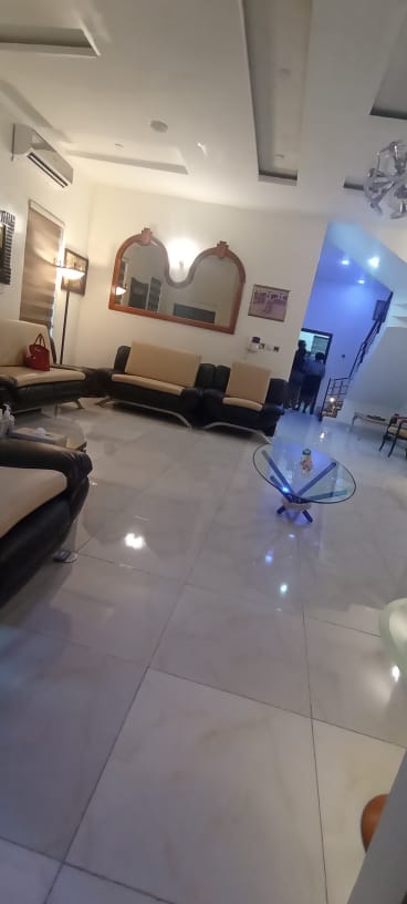 DISTRESS SALE 📍 📍 📍 LUXURIOUSLY BUILT 4 Bedroom Fully Detached Duplex FEATURES All Rooms En-Suite Fitted Ac, Living Room with guest Toilet, One Room BQ Water treatment Plant, Study, Fully-Fitted Kitchen, Wide Master Bedroom with Jacuzzi and a Mini Balcony, Gate House, Spacious Parking Space PRICE : N120m Title : Governors Consent 📍LOCATION : Ikota Villa Estate, Lekki, Lagos