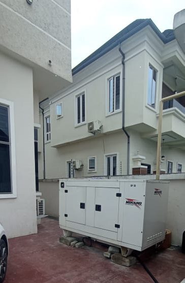 DISTRESS SALE 📍 📍 📍 LUXURIOUSLY BUILT 4 Bedroom Fully Detached Duplex FEATURES All Rooms En-Suite Fitted Ac, Living Room with guest Toilet, One Room BQ Water treatment Plant, Study, Fully-Fitted Kitchen, Wide Master Bedroom with Jacuzzi and a Mini Balcony, Gate House, Spacious Parking Space PRICE : N120m Title : Governors Consent 📍LOCATION : Ikota Villa Estate, Lekki, Lagos