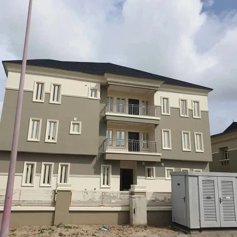 Neatly Finished 5 BEDROOM DETACHED DUPLEX